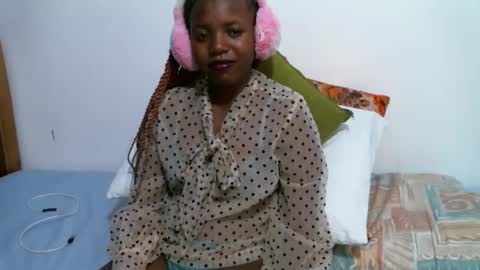 Snapshot of enchantedvee chatting on 21, 4, 2026 Vee online show from 21, 4, 2026