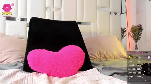 Enchanttress online show from 7, 2, 2025