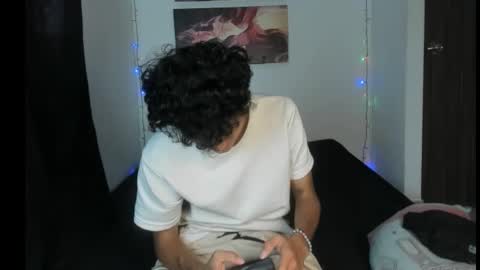 Snapshot of energy_lover137 chatting on 4, 2, 2026 Salo online show from 4, 2, 2026