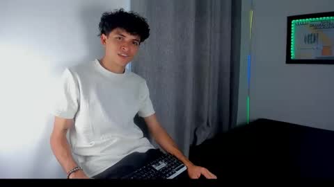 Salo online show from 14, 4, 2026