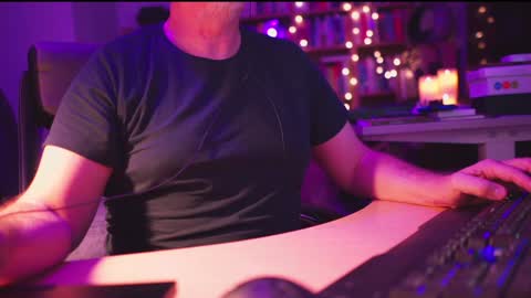 uk online show from 8, 12, 2024