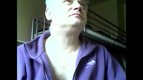 Snapshot of englishguysurrey chatting on 12, 3, 2025 englishguysurrey online show from 12, 3, 2025
