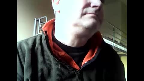 Snapshot of englishguysurrey chatting on 5, 3, 2026 englishguysurrey online show from 5, 3, 2026