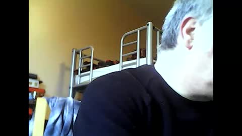 Snapshot of englishguysurrey chatting on 5, 4, 2026 englishguysurrey online show from 5, 4, 2026