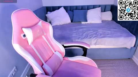 Snapshot of enigmatic_ella chatting on 9, 2, 2026 Ella online show from 9, 2, 2026