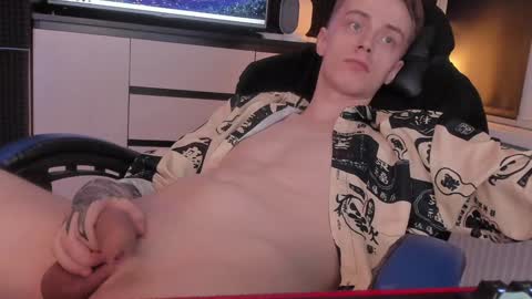 Snapshot of enkeer chatting on 2, 2, 2025 Enker online show from 2, 2, 2025