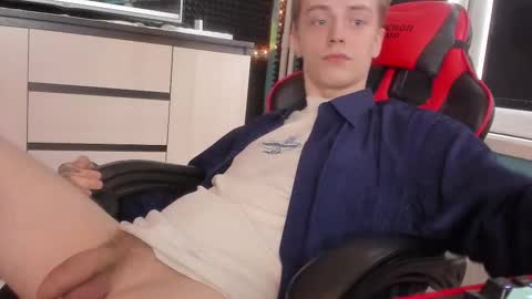 Snapshot of enkeer chatting on 15, 9, 2025 Enker online show from 15, 9, 2025