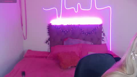 Snapshot of enma_gill chatting on 20, 12, 2024 Enma Rojas online show from 20, 12, 2024