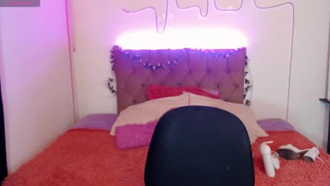 Snapshot of enma_gill chatting on 6, 1, 2025 Enma Rojas online show from 6, 1, 2025