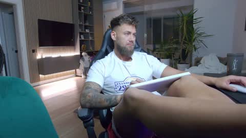 Erik online show from 23, 12, 2024