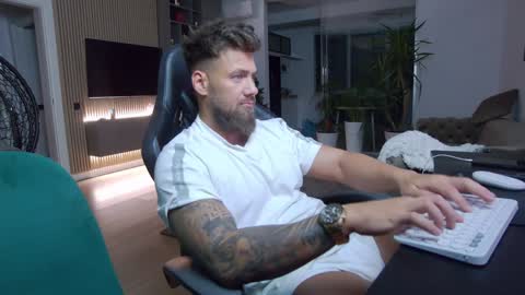 Erik online show from 3, 1, 2025