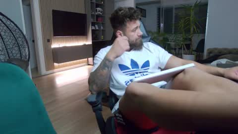 Erik online show from 25, 2, 2025