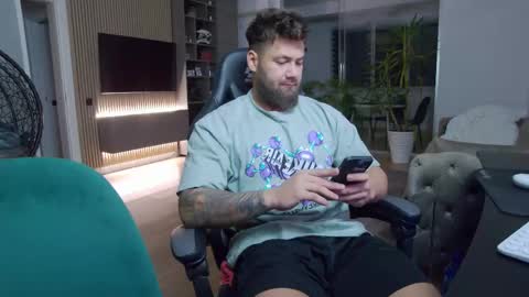 Erik online show from 3, 3, 2025