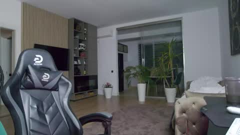 Erik online show from 4, 3, 2025