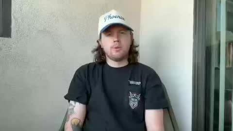 Snapshot of entreporneur chatting on 14, 10, 2025 FOLLOW JOIN MY CULT online show from 14, 10, 2025