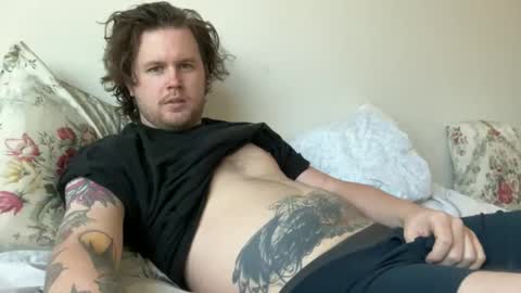 Snapshot of entreporneur chatting on 28, 10, 2025 FOLLOW JOIN MY CULT online show from 28, 10, 2025