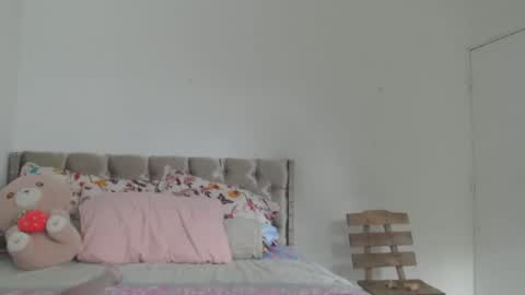 enyer_twin online show from 2, 12, 2025