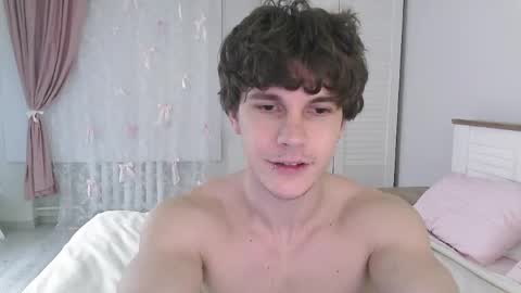 Snapshot of eric_crush chatting on 22, 4, 2026 Eric Crush online show from 22, 4, 2026