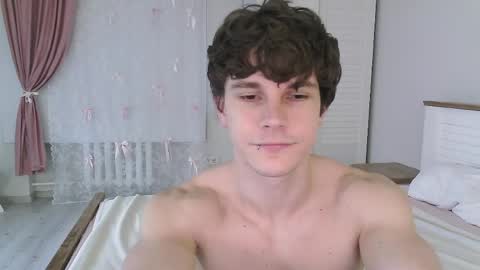 Snapshot of eric_crush chatting on 2, 5, 2026 Eric Crush online show from 2, 5, 2026