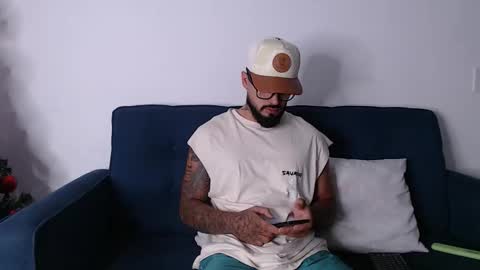 Snapshot of eric_evans1 chatting on 21, 11, 2025 Eric Evans online show from 21, 11, 2025