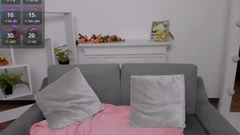 Snapshot of erica_love_ chatting on 8, 10, 2025 erica_love_ online show from 8, 10, 2025