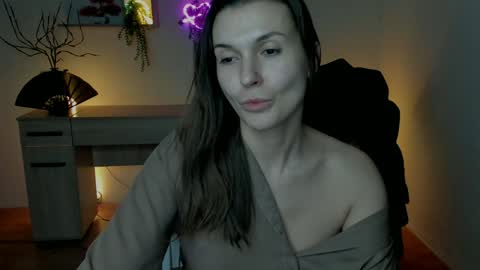 EricaPowers online show from 6, 12, 2024