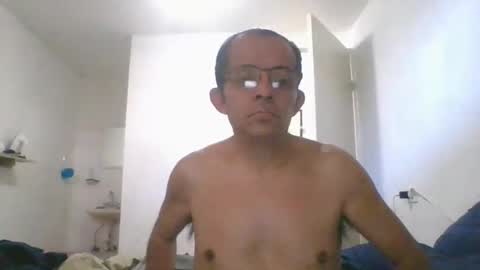 Snapshot of erichpollo chatting on 2, 3, 2025 erichpollo online show from 2, 3, 2025