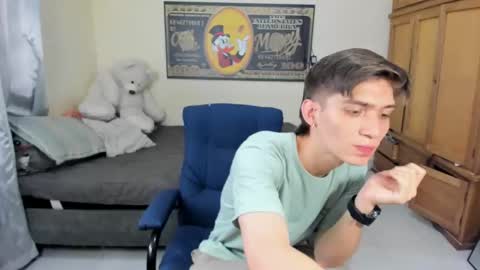 Snapshot of erick_de_rossee chatting on 30, 10, 2025 erick_de_rossee online show from 30, 10, 2025