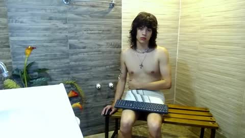 Snapshot of erick_ferrer chatting on 24, 4, 2026 erick_ferrer online show from 24, 4, 2026
