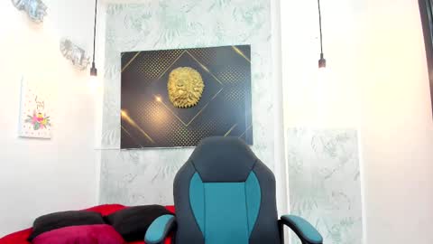   online show from 23, 2, 2025