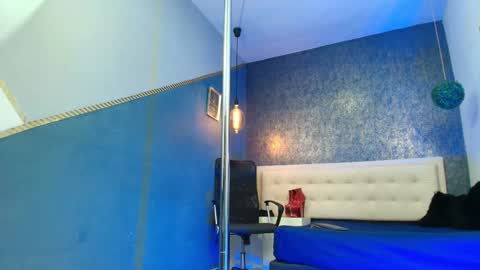   online show from 4, 10, 2025