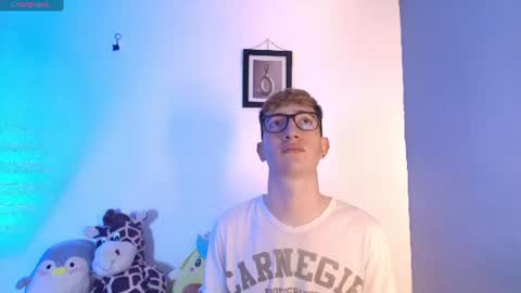Snapshot of erik_golden_ chatting on 10, 6, 2026 I am Erik online show from 10, 6, 2026