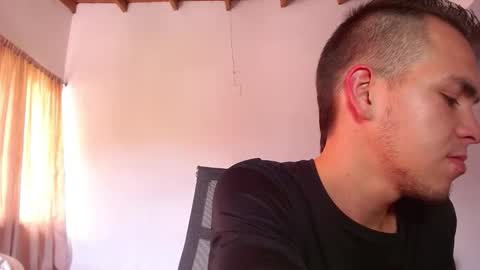 Snapshot of erik_rodriguez chatting on 14, 10, 2025 Erik rodriguez online show from 14, 10, 2025