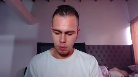 Snapshot of erik_rodriguez chatting on 21, 12, 2025 Erik rodriguez online show from 21, 12, 2025