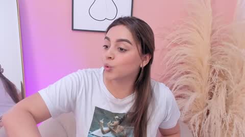 Snapshot of erika_mendez1 chatting on 3, 2, 2025 Erika Mendez online show from 3, 2, 2025