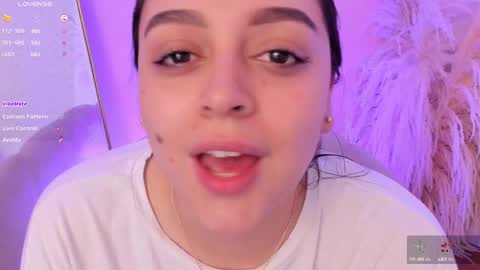 Snapshot of erika_mendez1 chatting on 8, 9, 2025 Erika Mendez online show from 8, 9, 2025