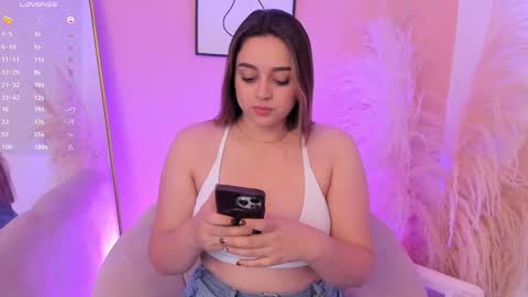 Snapshot of erika_mendez1 chatting on 12, 9, 2025 Erika Mendez online show from 12, 9, 2025