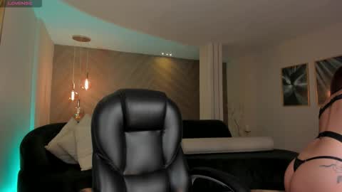 Erika Benz online show from 7, 11, 2025