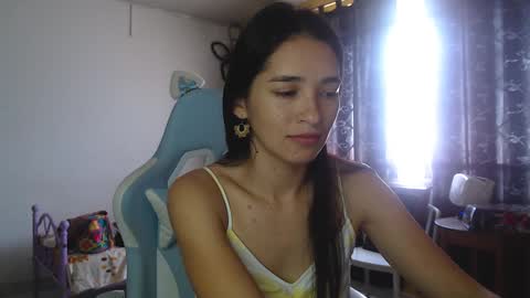 Snapshot of erina_1 chatting on 20, 12, 2024 erina_1 online show from 20, 12, 2024