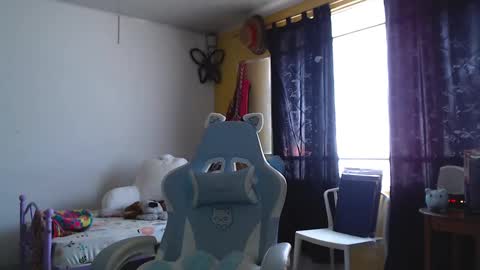 Snapshot of erina_1 chatting on 26, 12, 2024 erina_1 online show from 26, 12, 2024