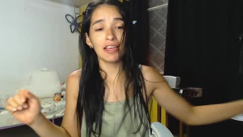 Snapshot of erina_1 chatting on 30, 12, 2024 erina_1 online show from 30, 12, 2024