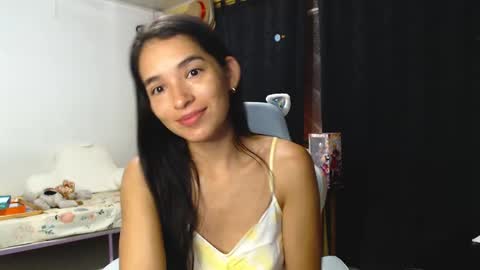 Snapshot of erina_1 chatting on 8, 1, 2025 erina_1 online show from 8, 1, 2025