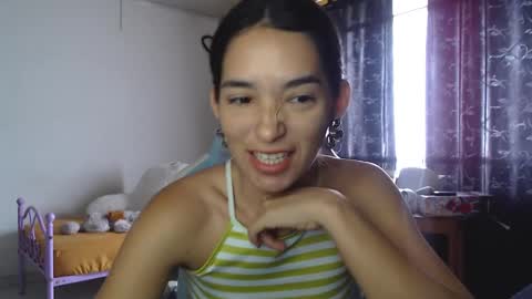 Snapshot of erina_1 chatting on 24, 1, 2025 erina_1 online show from 24, 1, 2025