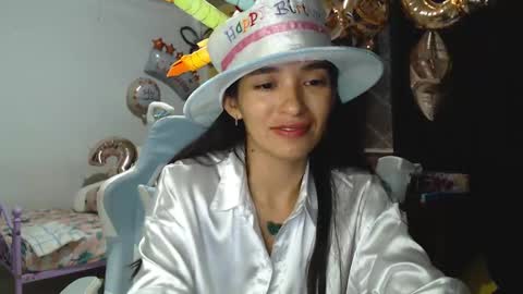 Snapshot of erina_1 chatting on 2, 3, 2025 erina_1 online show from 2, 3, 2025