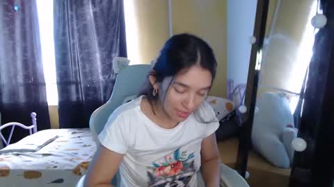 Snapshot of erina_1 chatting on 8, 9, 2025 erina_1 online show from 8, 9, 2025