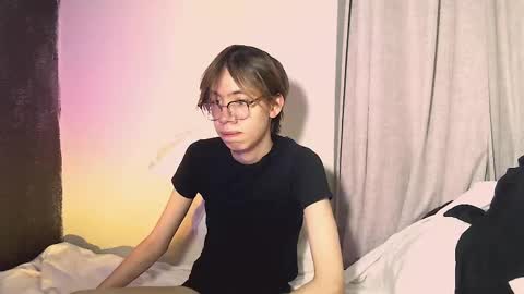Snapshot of eroslove90 chatting on 4, 10, 2025 eroslove90 online show from 4, 10, 2025