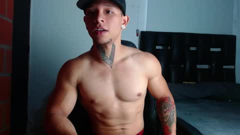 Snapshot of erosscott chatting on 15, 5, 2026 Eros online show from 15, 5, 2026