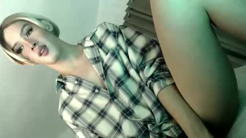Snapshot of erotic_empress18 chatting on 5, 6, 2026 erotic_empress18 online show from 5, 6, 2026