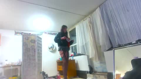 Snapshot of erotica_angel chatting on 15, 5, 2026 Nikki Erotica online show from 15, 5, 2026