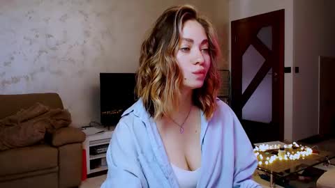 LylaXXX online show from 1, 3, 2025